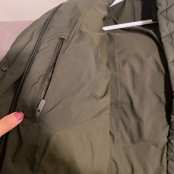 Lululemon Wunderpuff Long - Size 4 - Olive -SOLD - Picture 3 of 5